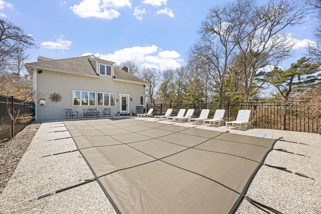 3 Wolf Rd, Bourne, MA 02532