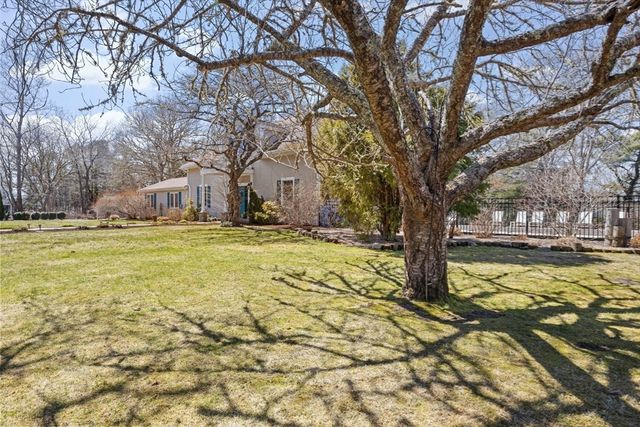 3 Wolf Rd, Bourne, MA 02532