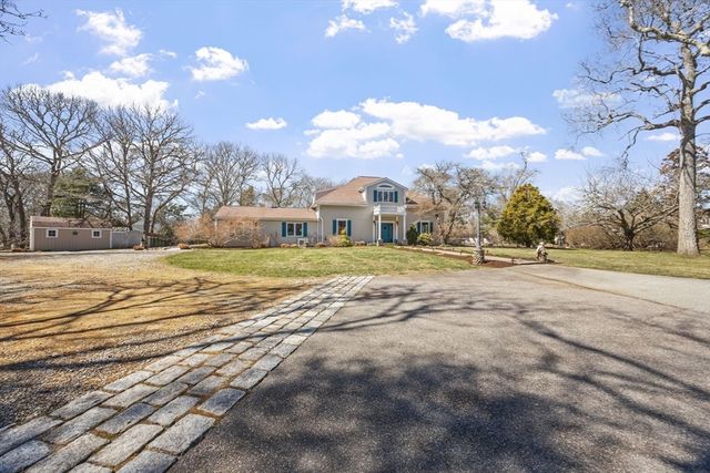 3 Wolf Rd, Bourne, MA 02532