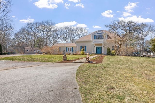 3 Wolf Rd, Bourne, MA 02532