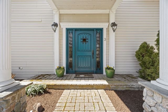 3 Wolf Rd, Bourne, MA 02532