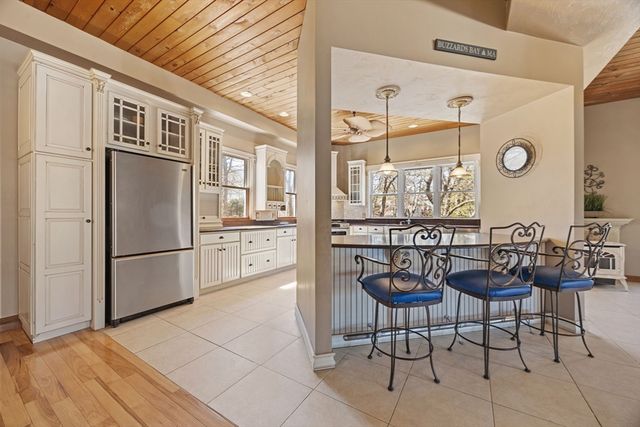 3 Wolf Rd, Bourne, MA 02532