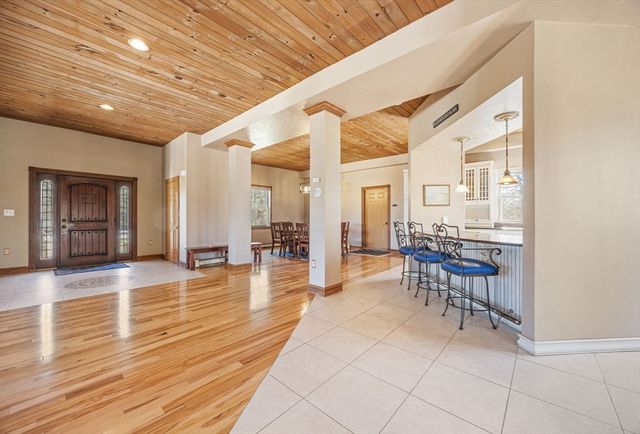 3 Wolf Rd, Bourne, MA 02532