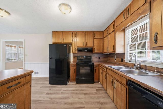 2937 Pebble Lane, Snellville, GA 30078