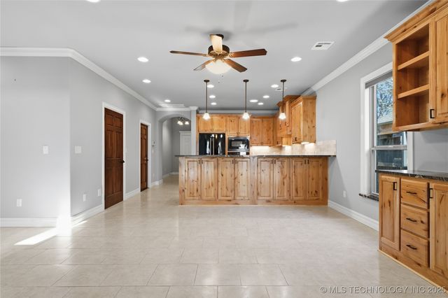 9570 E 103rd Street, Tulsa, OK 74133