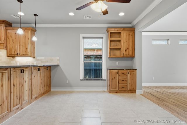 9570 E 103rd Street, Tulsa, OK 74133