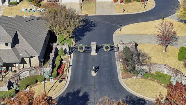 9570 E 103rd Street, Tulsa, OK 74133