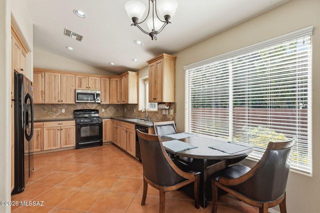 39116 S Quick Trot Drive, Tucson, AZ 85739