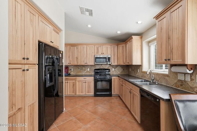 39116 S Quick Trot Drive, Tucson, AZ 85739