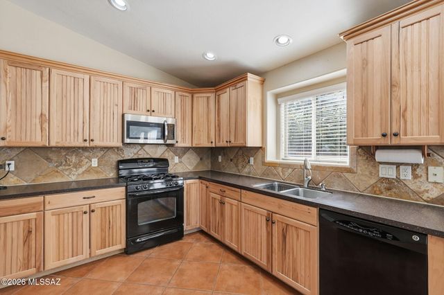 39116 S Quick Trot Drive, Tucson, AZ 85739