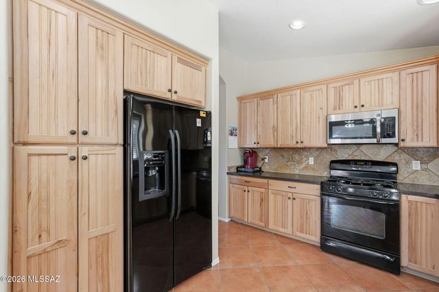 39116 S Quick Trot Drive, Tucson, AZ 85739