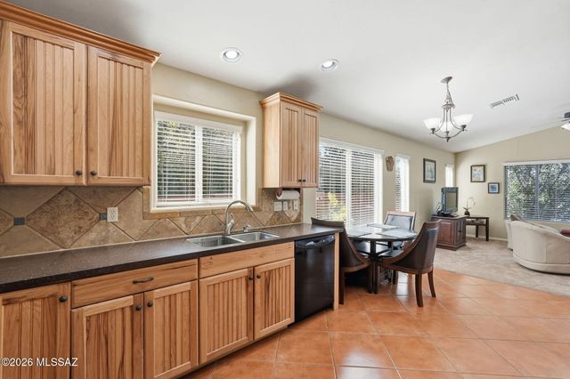 39116 S Quick Trot Drive, Tucson, AZ 85739