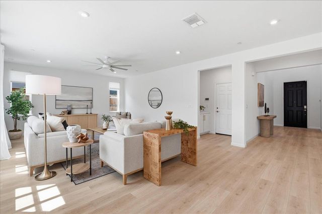 809 Banpo Ct, Lincoln, CA 95648