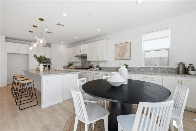 809 Banpo Ct, Lincoln, CA 95648
