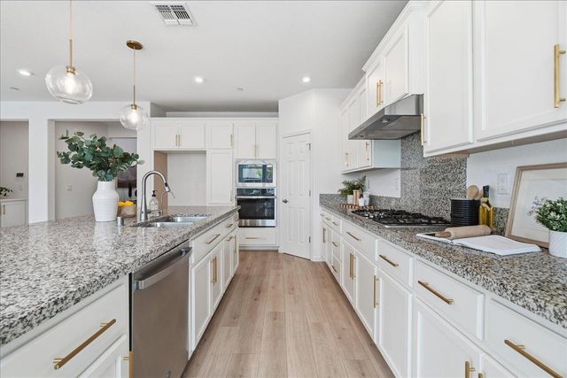 809 Banpo Ct, Lincoln, CA 95648