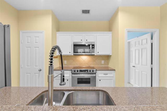 2711 Polk Street, Houston, TX 77003