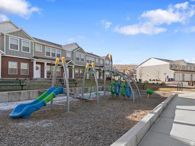 2741 E IRON BARK ALY, Eagle Mountain, UT 84005