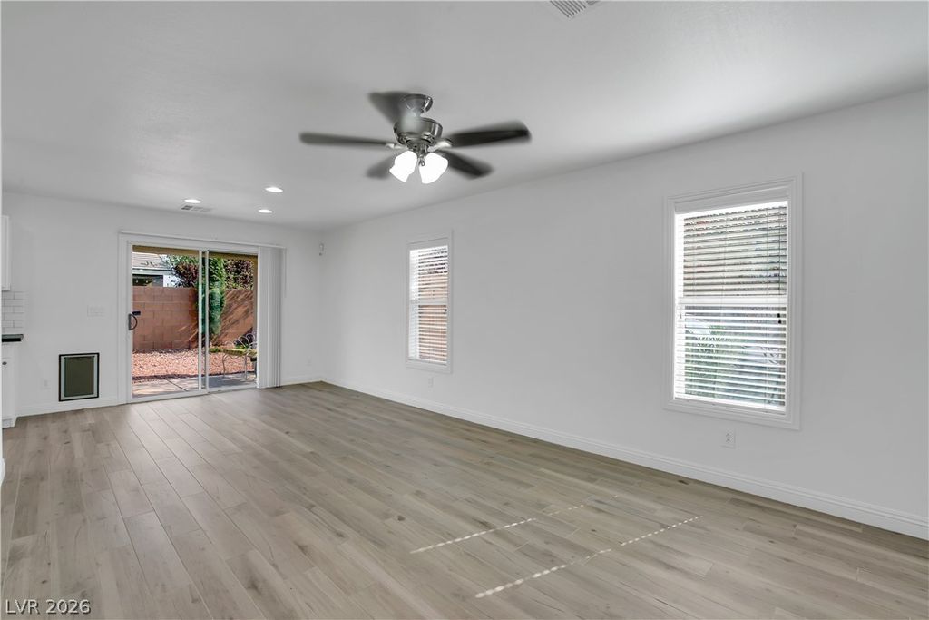 10250 HEADRICK Drive, Las Vegas, NV 89166 — photo 5