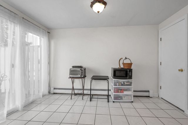 74 Roper St F, Lowell, MA 01852