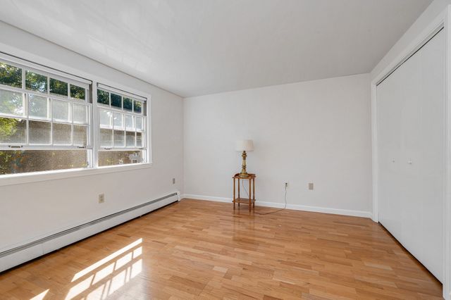 74 Roper St F, Lowell, MA 01852
