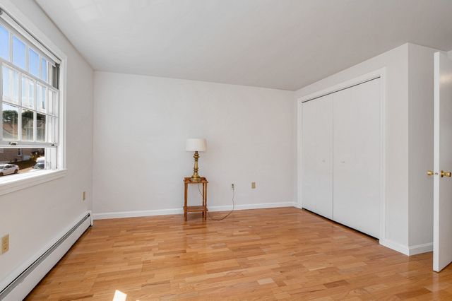74 Roper St F, Lowell, MA 01852