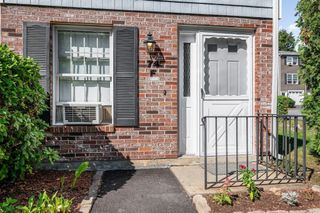 74 Roper St F, Lowell, MA 01852