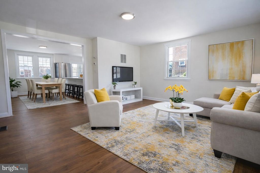 Image 10 of property listing at 3031 HANLON AVE, Baltimore, MD 21216