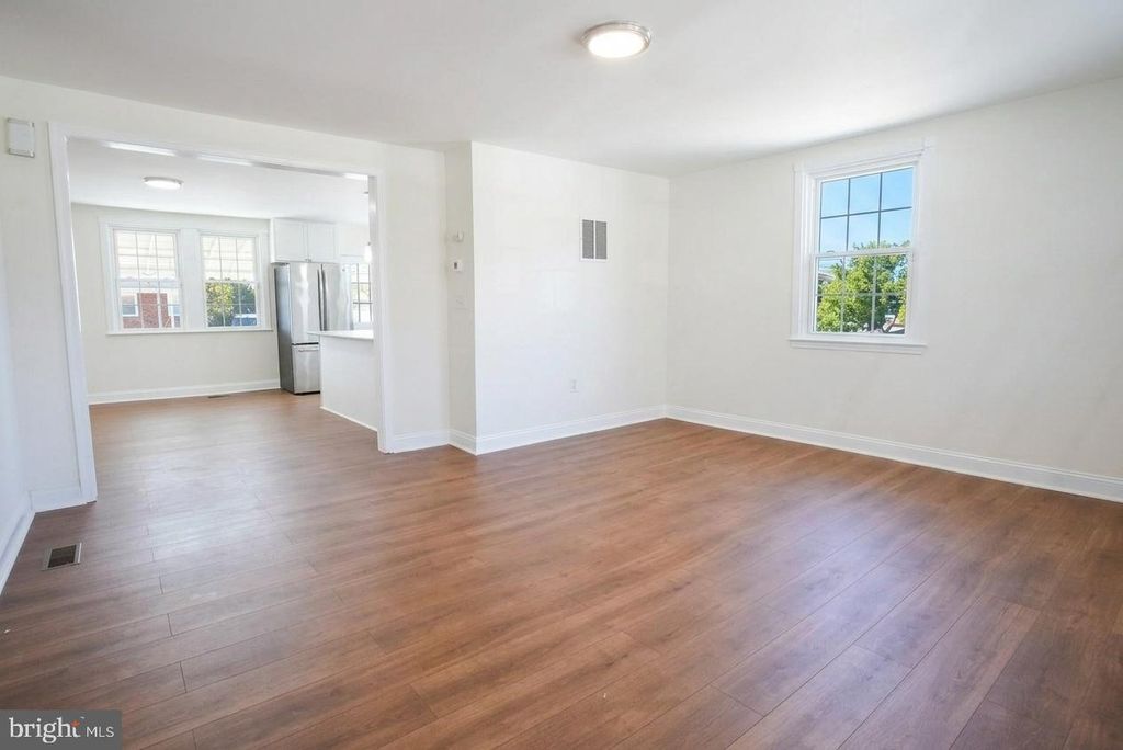 Image 11 of property listing at 3031 HANLON AVE, Baltimore, MD 21216