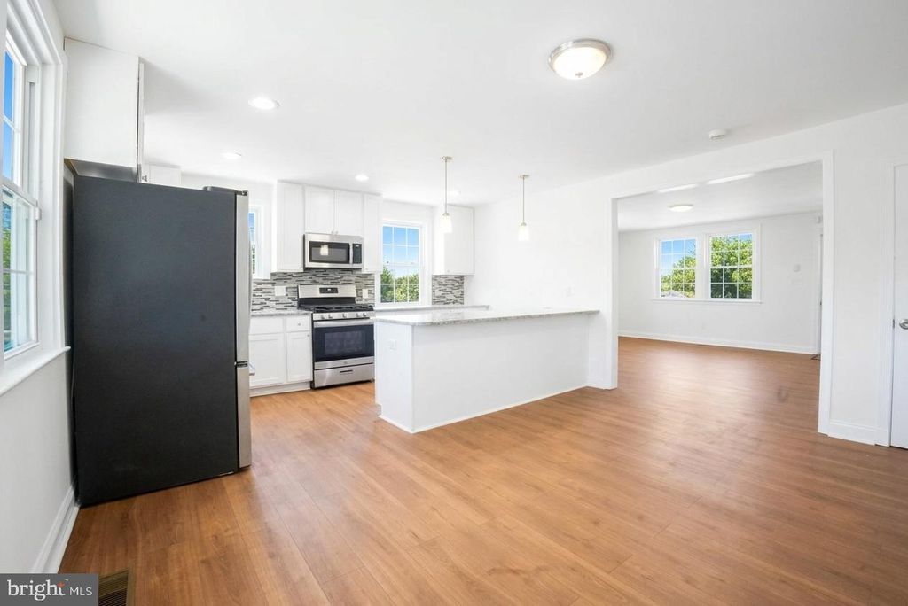 Image 27 of property listing at 3031 HANLON AVE, Baltimore, MD 21216