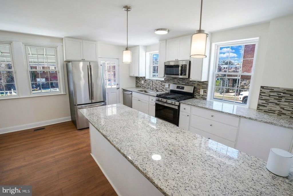 Image 44 of property listing at 3031 HANLON AVE, Baltimore, MD 21216