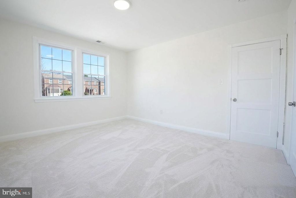 Image 54 of property listing at 3031 HANLON AVE, Baltimore, MD 21216