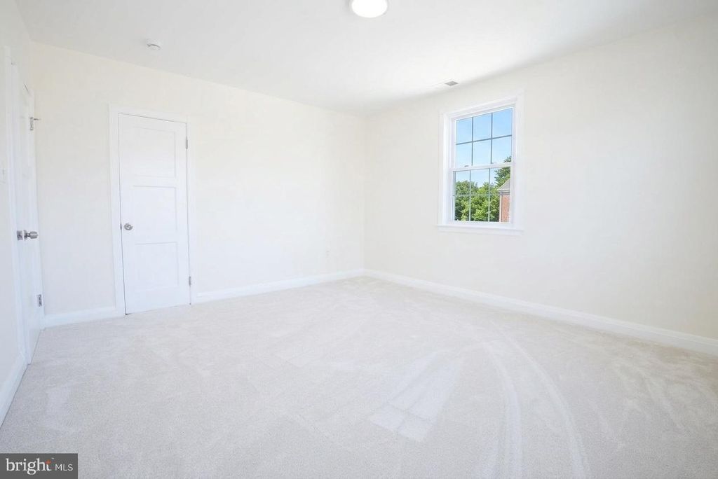 Image 55 of property listing at 3031 HANLON AVE, Baltimore, MD 21216