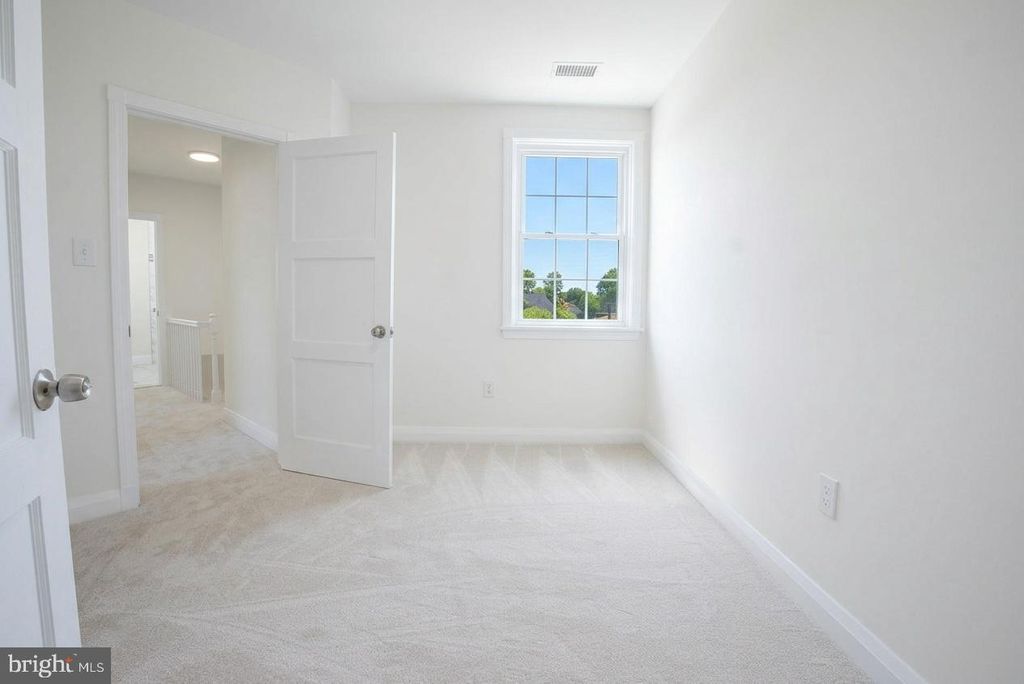 Image 60 of property listing at 3031 HANLON AVE, Baltimore, MD 21216