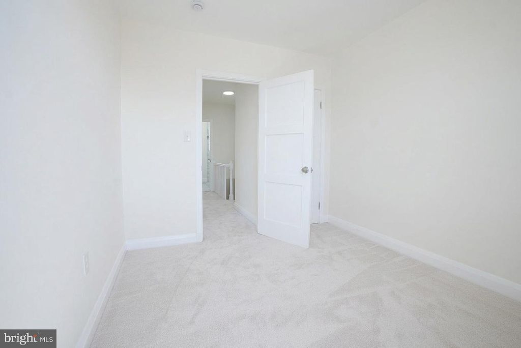 Image 61 of property listing at 3031 HANLON AVE, Baltimore, MD 21216