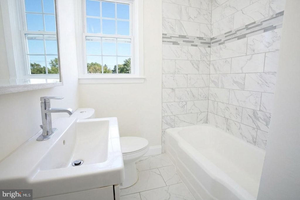 Image 62 of property listing at 3031 HANLON AVE, Baltimore, MD 21216