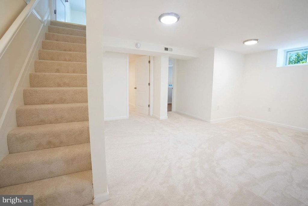 Image 67 of property listing at 3031 HANLON AVE, Baltimore, MD 21216