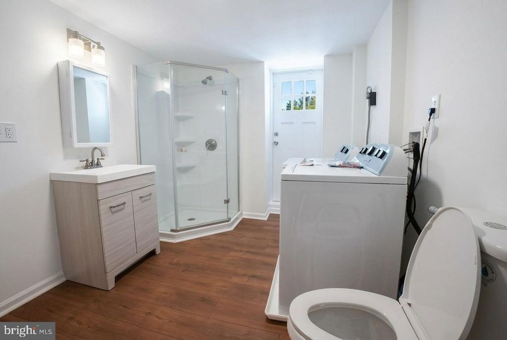 Image 71 of property listing at 3031 HANLON AVE, Baltimore, MD 21216