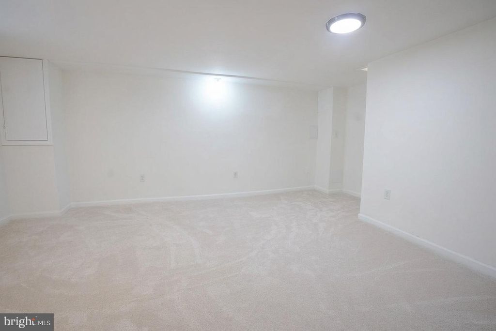 Image 73 of property listing at 3031 HANLON AVE, Baltimore, MD 21216