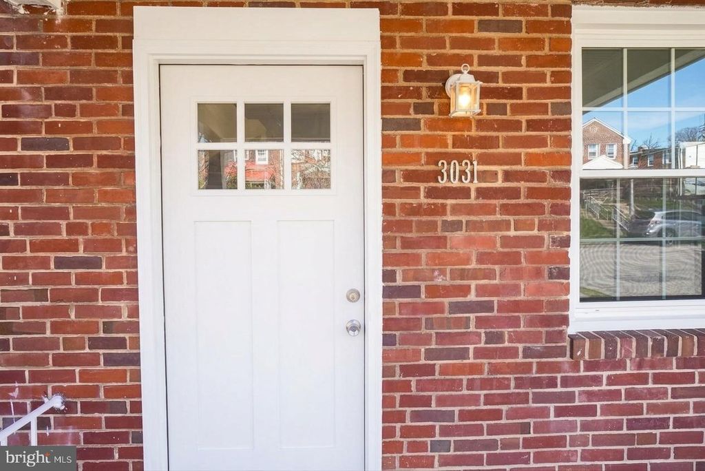 Image 9 of property listing at 3031 HANLON AVE, Baltimore, MD 21216