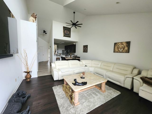 2003 Magenta Lane, Algonquin, IL 60102