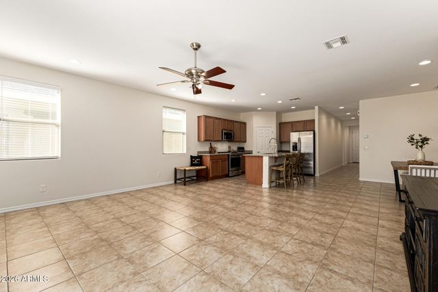 3231 W CARTER Road, Phoenix, AZ 85041