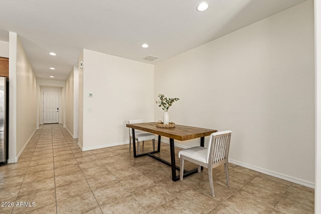 3231 W CARTER Road, Phoenix, AZ 85041