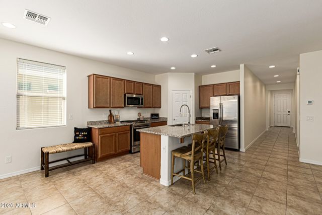 3231 W CARTER Road, Phoenix, AZ 85041