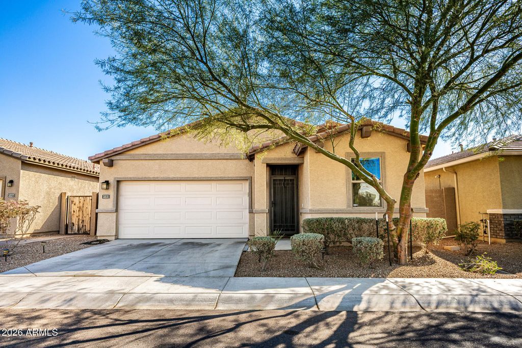 3231 W CARTER Road, Phoenix, AZ 85041