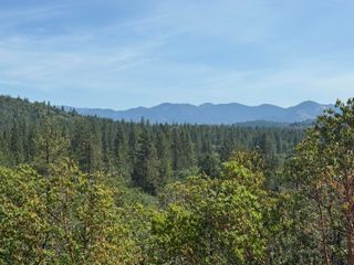 500 Cumberland Drive, Grants Pass, OR 97527