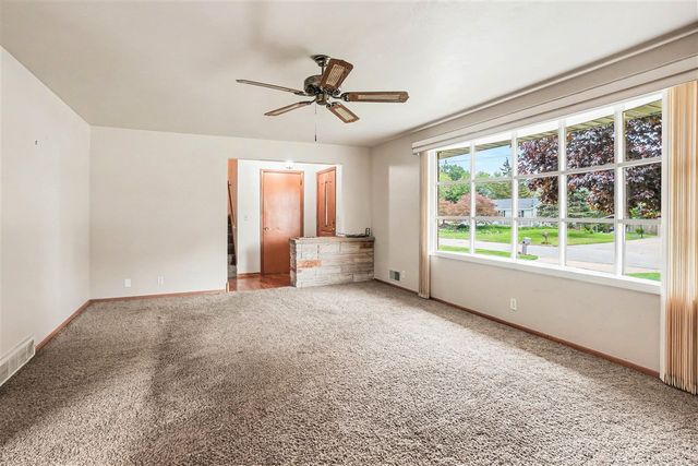 7431 Thomas Avenue, Jenison, MI 49428