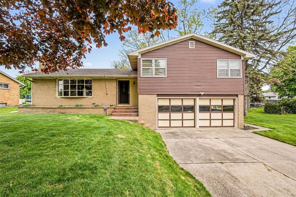 7431 Thomas Avenue, Jenison, MI 49428
