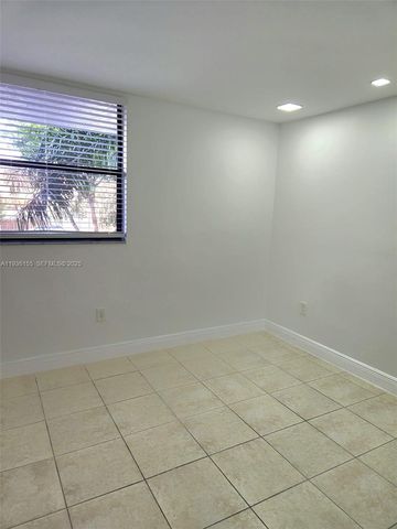 10315 NW 9th St Cir 203-14, Miami, FL 33172