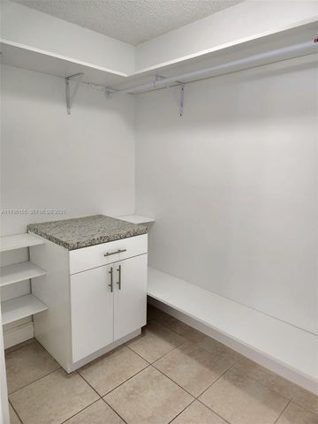 10315 NW 9th St Cir 203-14, Miami, FL 33172