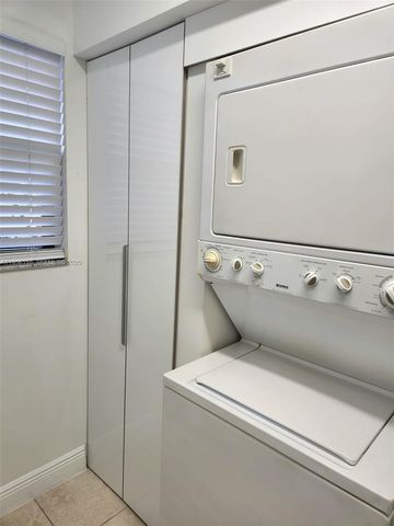 10315 NW 9th St Cir 203-14, Miami, FL 33172